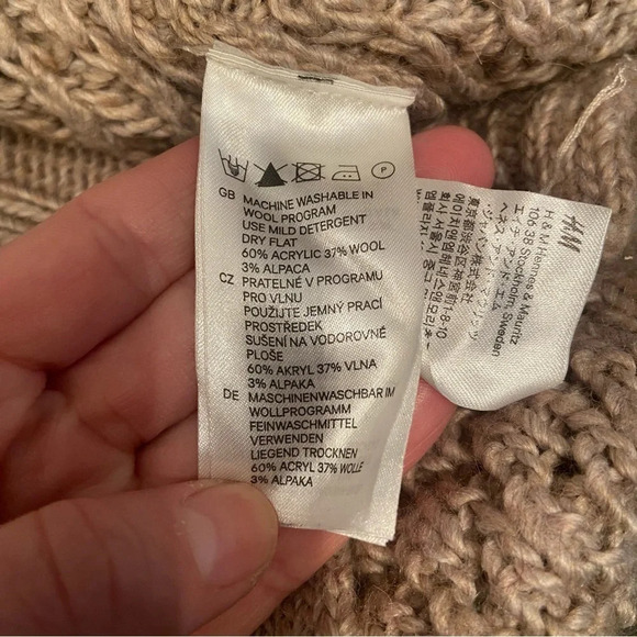 H&M women's beige sweater in size x-small - Picture 7 of 8